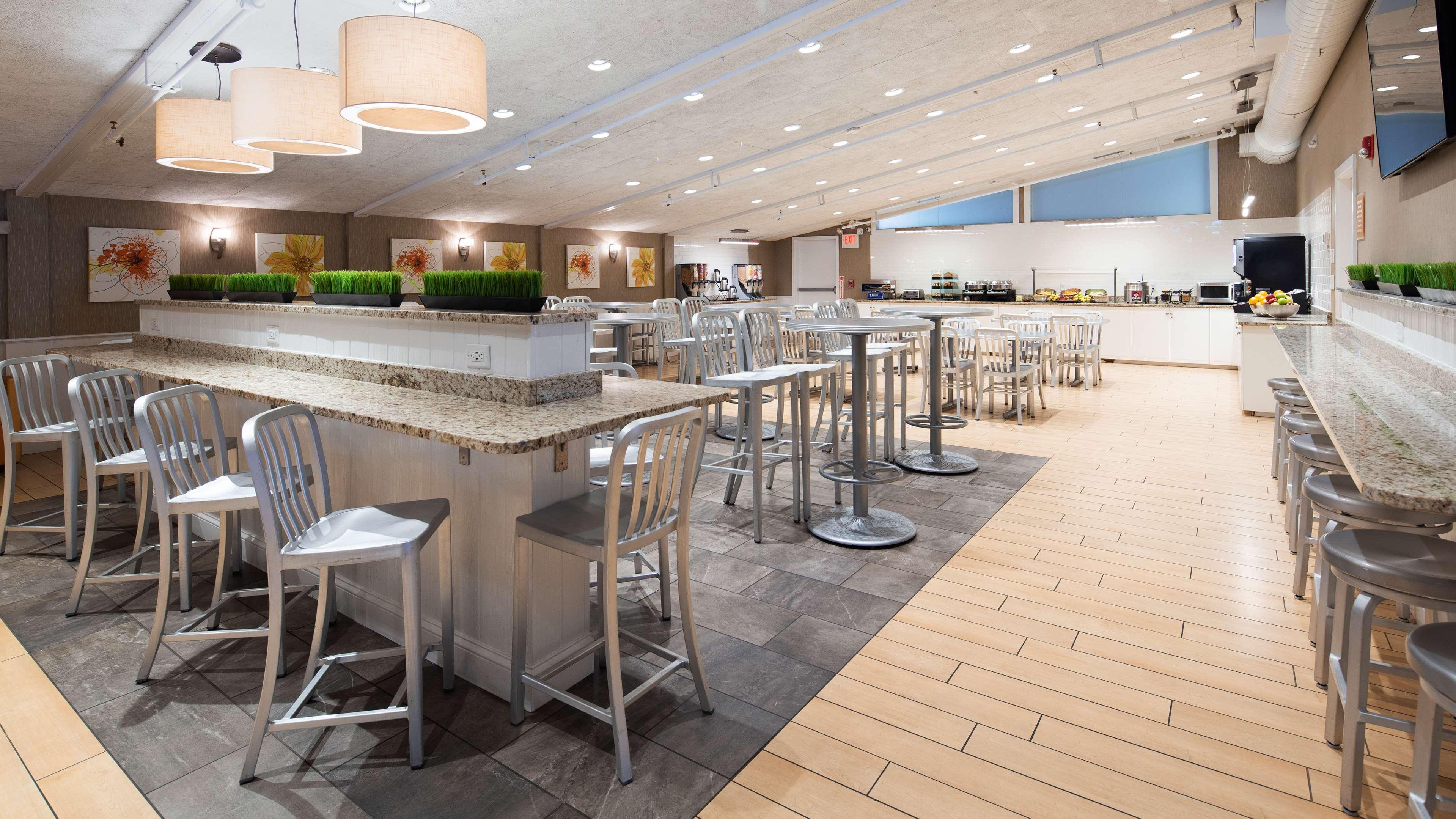 Best Western Plus Waltham Boston Exterior photo