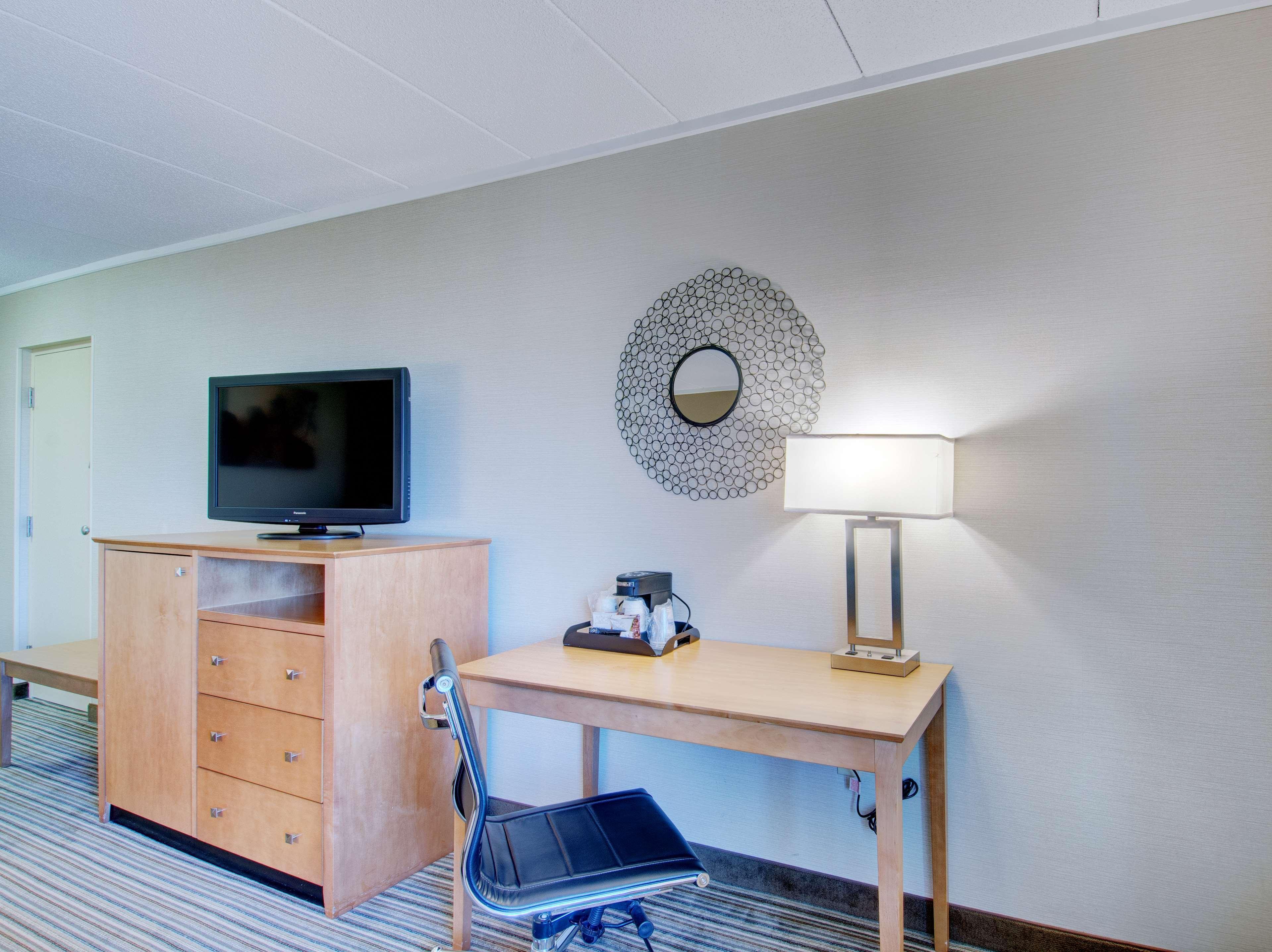 Best Western Plus Waltham Boston Exterior photo
